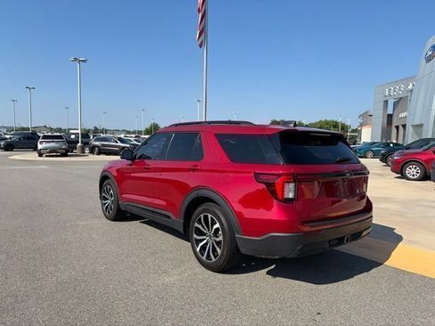 Used 2025 Ford Explorer ST-Line RWD image 3