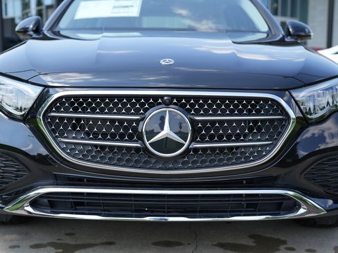 New 2025 Mercedes-Benz E 450 4MATIC All-Terrain Wagon image 9