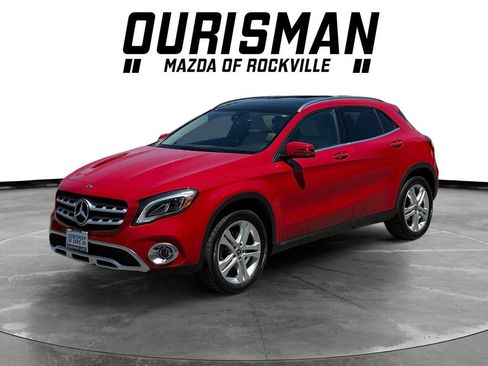 Used 2020 Mercedes-Benz GLA 250 4MATIC w/ Premium Package image 2