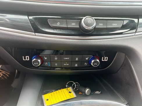 Used 2024 Buick Enclave Premium AWD/4WD image 16