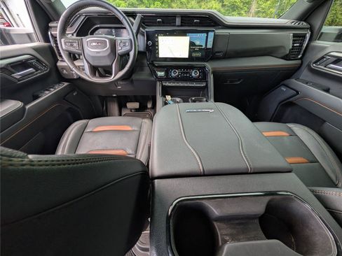 Used 2024 GMC Sierra 2500 AT4 w/ Technology Package AWD/4WD image 33
