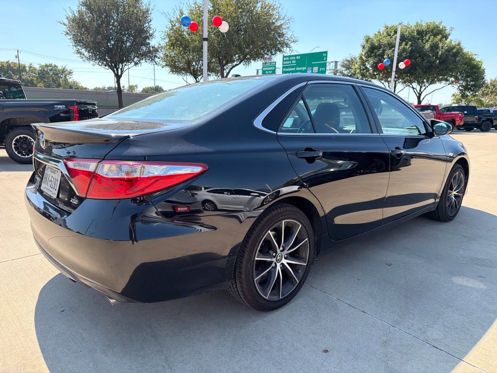 Used 2016 Toyota Camry XSE FWD image 11