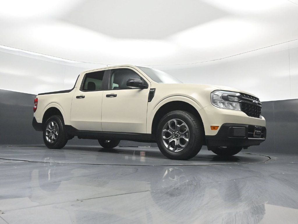 Certified 2024 Ford Maverick XLT w/ XLT Luxury Package FWD image 3