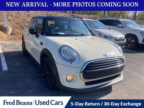 Used 2018 MINI Cooper 2-Door Hardtop image 1