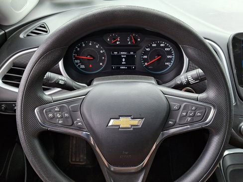 Used 2023 Chevrolet Malibu LT FWD image 19