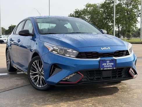 Used 2023 Kia Forte GT-Line w/ GT-Line Premium Package FWD image 2
