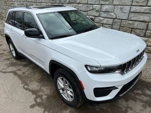 Used 2023 Jeep Grand Cherokee Laredo w/ Luxury Tech Group I image 7