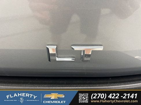 Used 2025 Chevrolet Suburban LT w/ Comfort Package AWD/4WD image 17