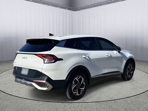 Used 2024 Kia Sportage LX FWD image 9