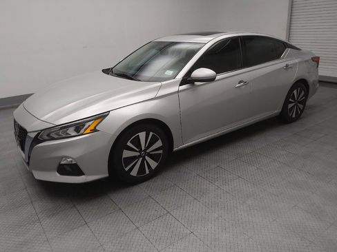 Used 2020 Nissan Altima 2.5 SL image 2