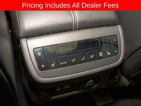 Used 2022 Nissan Pathfinder Platinum w/ Cargo Package AWD/4WD image 10