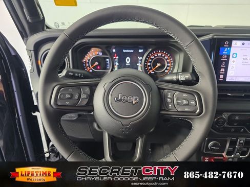 New 2025 Jeep Gladiator Mojave image 18