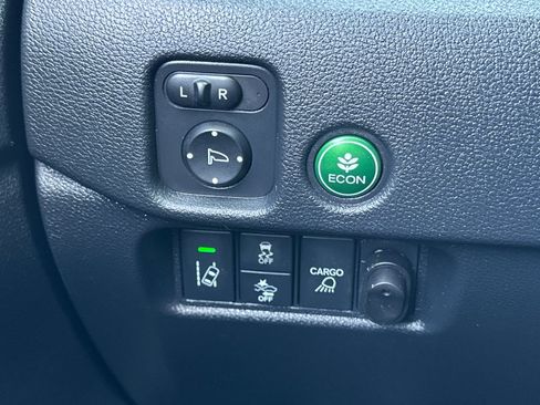 Used 2025 Honda Ridgeline Sport image 35
