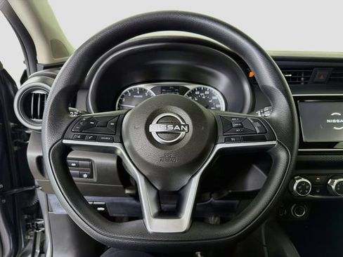 Used 2022 Nissan Kicks S FWD image 12