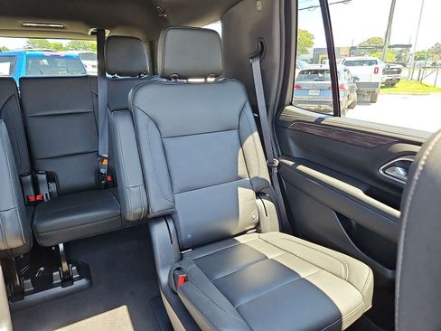 Used 2022 Chevrolet Tahoe LT w/ LT Signature Plus Package AWD/4WD image 15