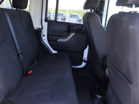 Used 2018 Jeep Wrangler Unlimited Sport S AWD/4WD image 15