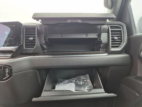 Used 2024 GMC Sierra 1500 Elevation image 36