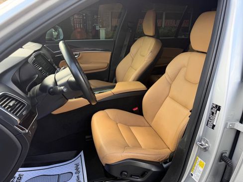Used 2019 Volvo XC90 T6 Momentum w/ Protection Package Premier AWD/4WD image 11