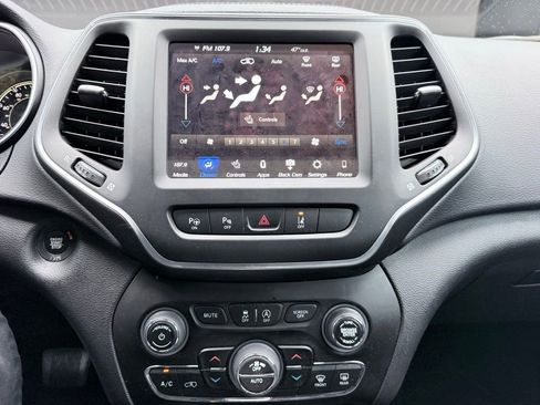 Used 2023 Jeep Cherokee Altitude Lux image 19