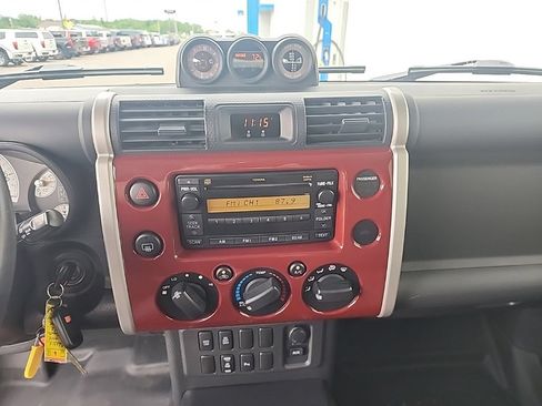 Used 2008 Toyota FJ Cruiser 2WD w/ Upgrade Pkg 1 image 13