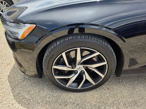 Used 2020 Volvo S60 T6 Momentum AWD/4WD image 3