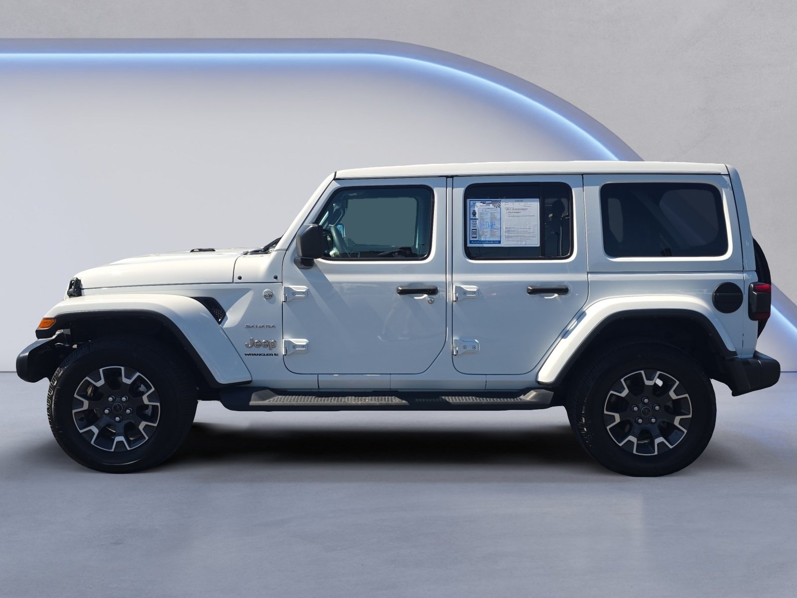 Used 2024 Jeep Wrangler Unlimited Sahara w/ Technology Group AWD/4WD image 2