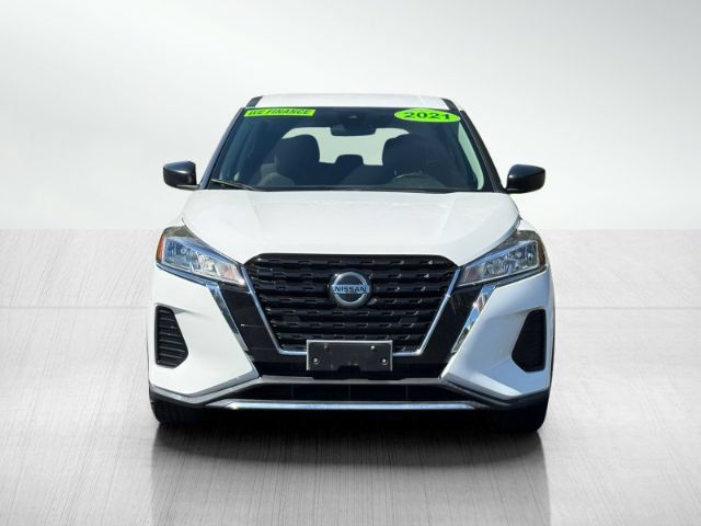Used 2021 Nissan Kicks S FWD image 2