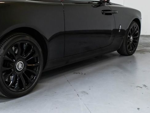 Used 2020 Rolls-Royce Dawn RWD image 19