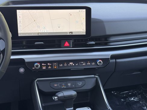 New 2027 Kia Carnival SX FWD image 10