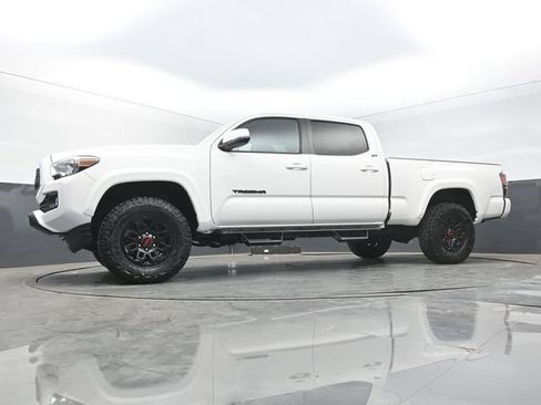 Used 2023 Toyota Tacoma SR5 w/ Technology Package RWD image 40
