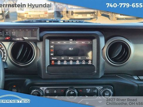Used 2018 Jeep Wrangler Unlimited Sport S AWD/4WD image 9