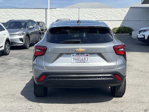 Used 2024 Chevrolet Trax LS w/ LS Convenience Package image 23