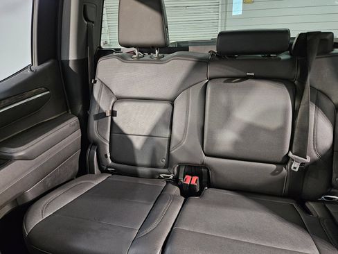 Used 2023 Chevrolet Silverado 1500 LTZ AWD/4WD image 12