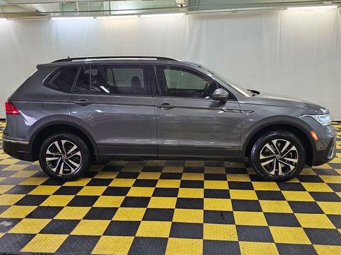 Used 2022 Volkswagen Tiguan S image 2