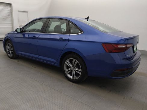Used 2024 Volkswagen Jetta SE FWD image 3