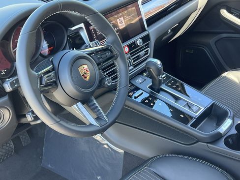 New 2026 Porsche Macan Turbo image 4