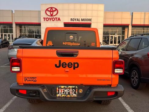 Used 2025 Jeep Gladiator Sport AWD/4WD image 5