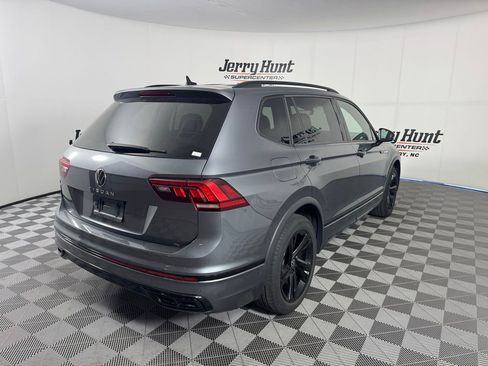 Used 2023 Volkswagen Tiguan SE R-Line FWD image 9