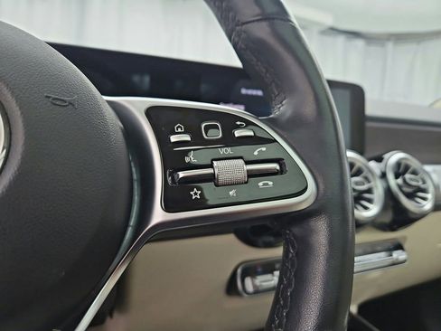 Used 2022 Mercedes-Benz GLB 250 4MATIC image 34