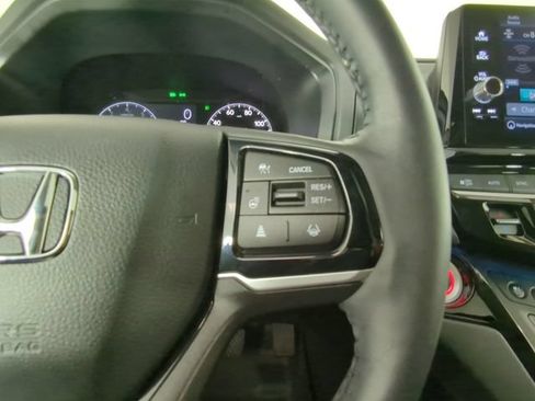 Used 2025 Honda Odyssey Elite image 27