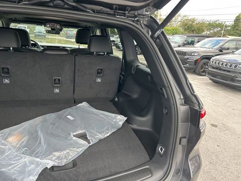 New 2026 Jeep Grand Cherokee Laredo image 32