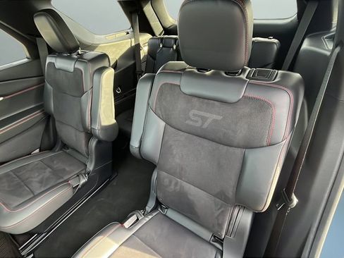 Used 2025 Ford Explorer ST AWD/4WD image 19