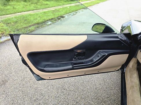 Used 1995 Chevrolet Corvette Coupe image 17