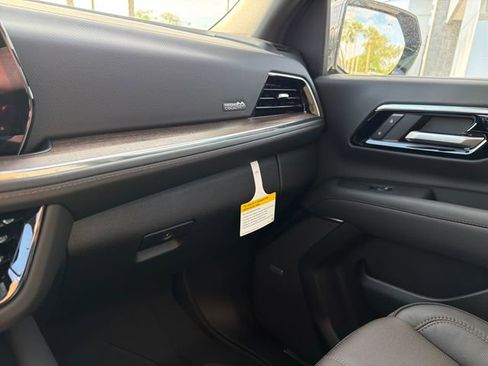 New 2026 Chevrolet Suburban High Country AWD/4WD image 35