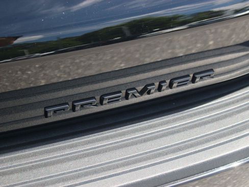 Used 2025 Chevrolet Tahoe Premier AWD/4WD image 11