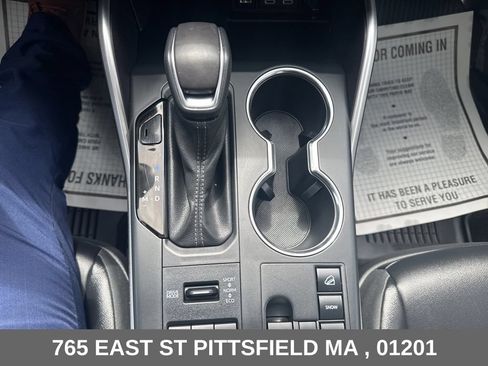 Used 2025 Toyota Highlander XLE AWD/4WD image 25