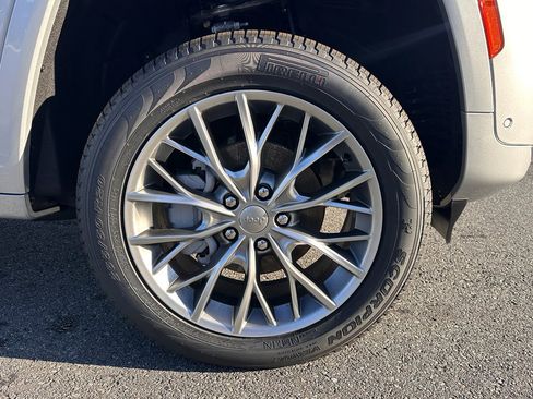 New 2025 Jeep Grand Cherokee Summit w/ Adv Protech Group IV image 34