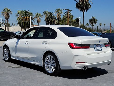 Used 2023 BMW 330i Sedan w/ Premium Package RWD image 2