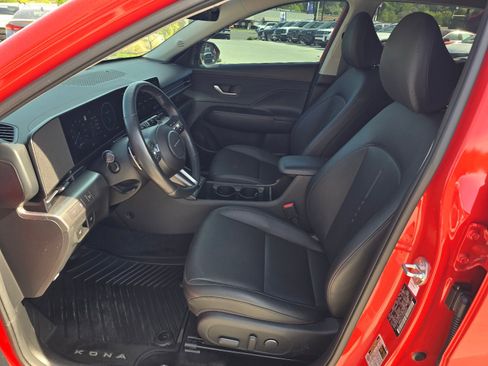Used 2024 Hyundai Kona Limited AWD/4WD image 11