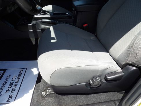 Used 2022 Toyota Tacoma SR RWD image 18